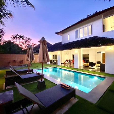 Villa Julia | Heart Of Seminyak | 350M Beach المظهر الخارجي الصورة